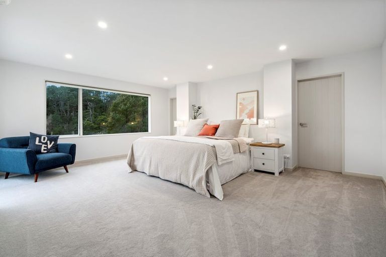 Photo of property in 15 Nola Road, Oratia, Auckland, 0604