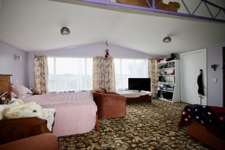 Photo of property in 23 Nash Parade, Foxton Beach, Foxton, 4815