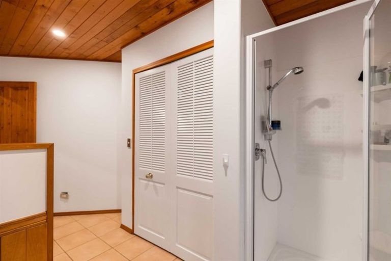 Photo of property in 1b Caples Place, Fernhill, Queenstown, 9300