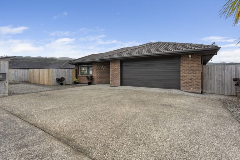 Photo of property in 15 Percy Kinsman Crescent, Riverstone Terraces, Upper Hutt, 5018