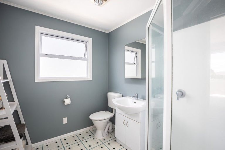 Photo of property in 18 Raniera Street, Glen Avon, New Plymouth, 4312