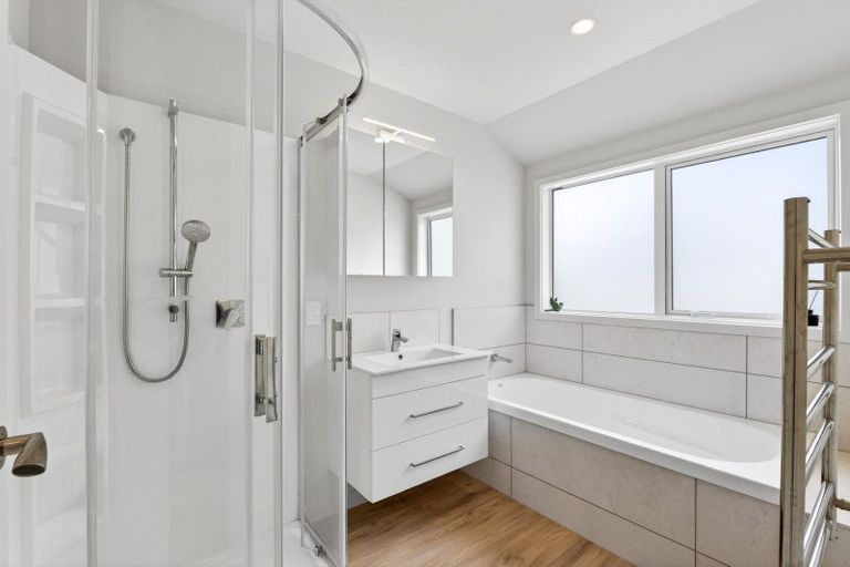 Photo of property in 77 Oak Road, Poraiti, Napier, 4112