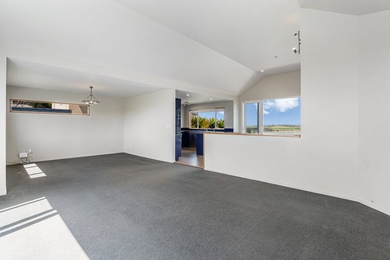 Photo of property in 44a Kestrel Heights, Arkles Bay, Whangaparaoa, 0932