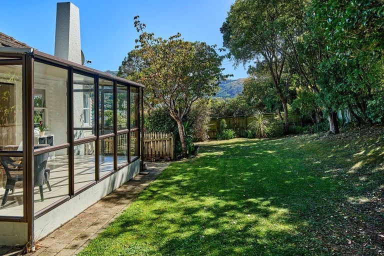 Photo of property in 6 Matai Street, Tawa, Wellington, 5028