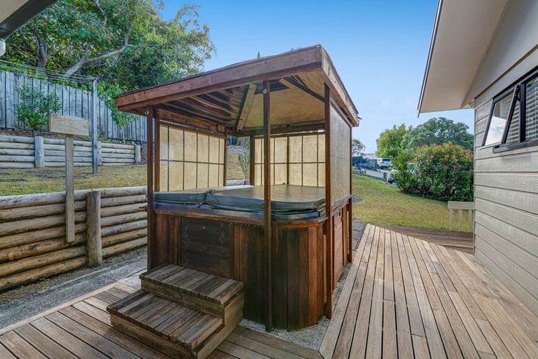 Photo of property in 39 Merehai Place, Snells Beach, 0920