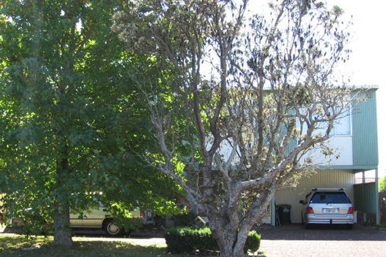 Photo of property in 10 Taitua Drive, Te Atatu South, Auckland, 0610