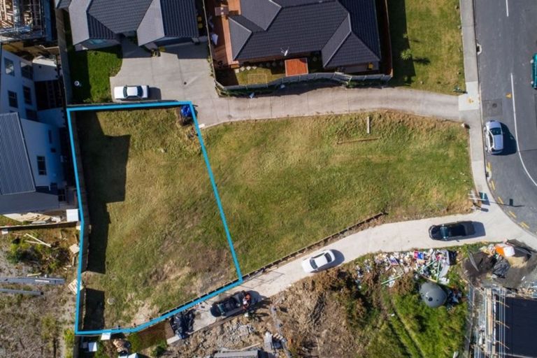 Photo of property in 19 Nirmal Place, Sunnyvale, Auckland, 0612