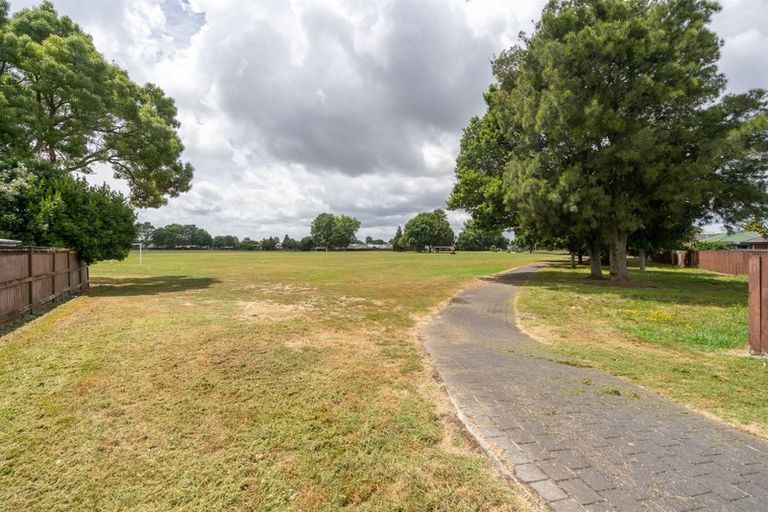 Photo of property in 15 Shannon Place, Nawton, Hamilton, 3200