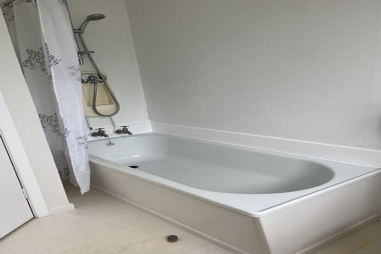 Photo of property in Shakespeare Flats, 48c Merton Street, Trentham, Upper Hutt, 5018