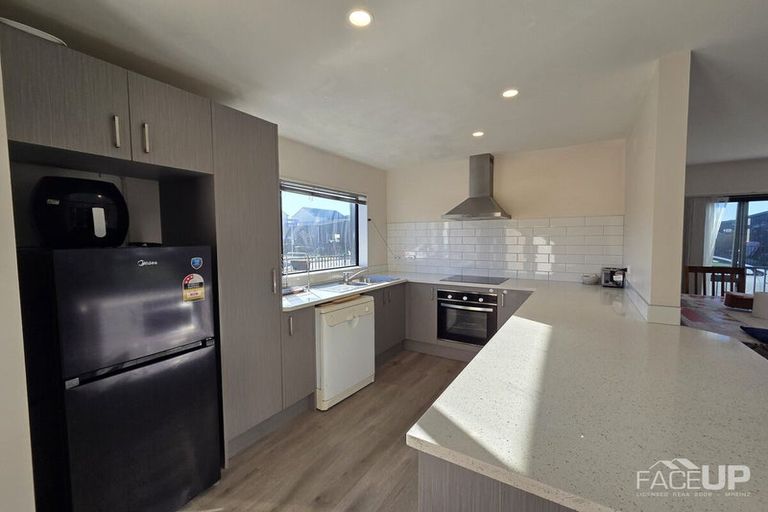 Photo of property in 50 Black Beech Crescent, Takanini, 2110