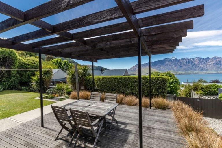 Photo of property in 29 Greenstone Place, Fernhill, Queenstown, 9300