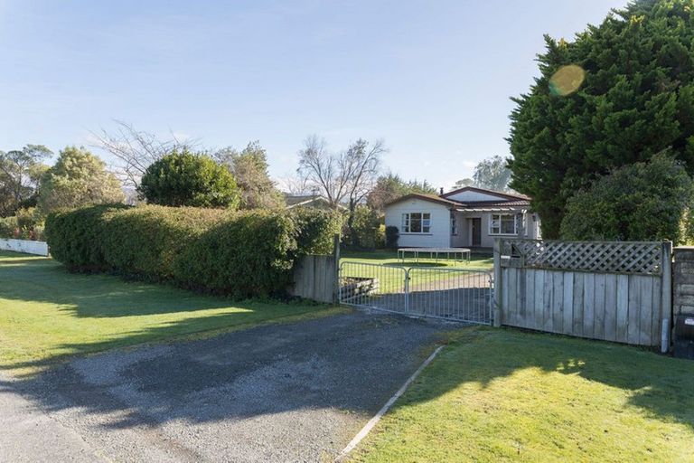 Photo of property in 6 Smith Street, Dannevirke, 4930