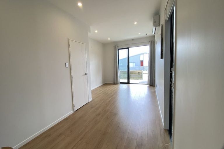 Photo of property in 6 Parahau Road, Papakura, 2110