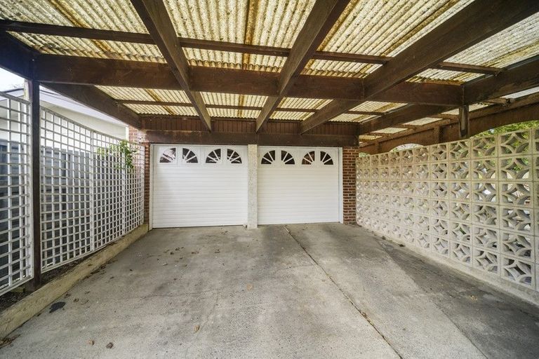 Photo of property in 6 Churchill Avenue, Hokowhitu, Palmerston North, 4410