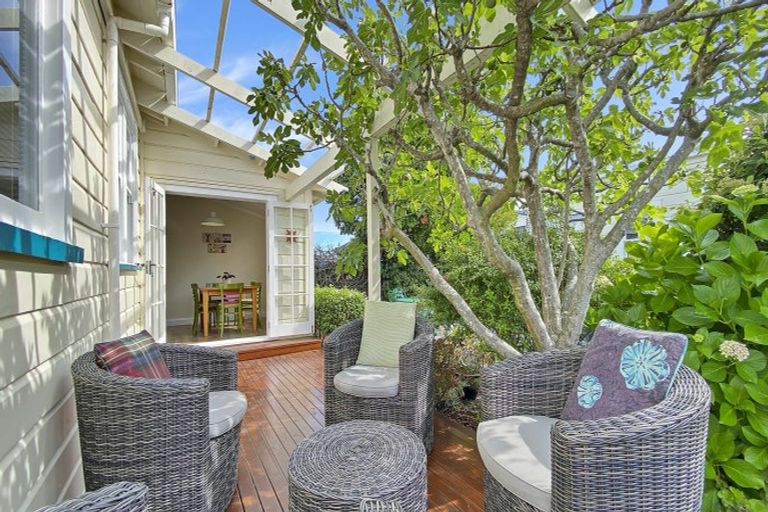 Photo of property in 36 The Esplanade, Westshore, Napier, 4110