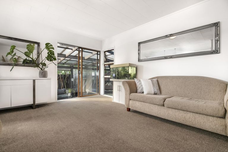 Photo of property in 1/38 Boundary Road, Clover Park, Auckland, 2019