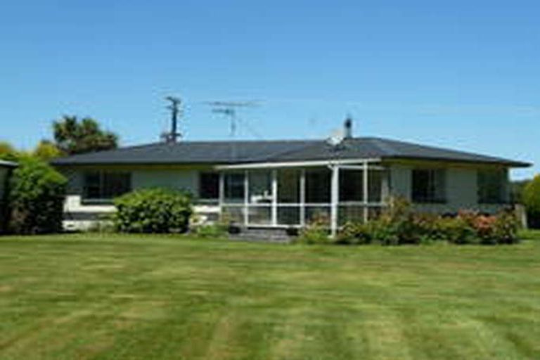 Photo of property in 177 Awarua School Road, Woodend, Invercargill, 9877