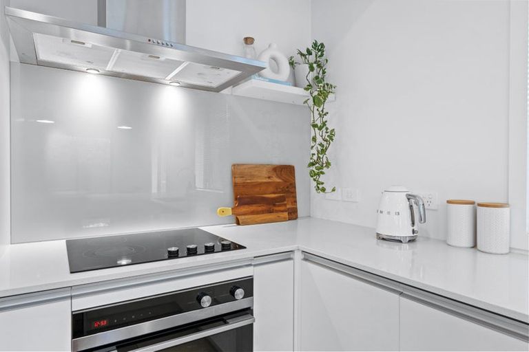 Photo of property in 6a Hatton Road, Orewa, 0931