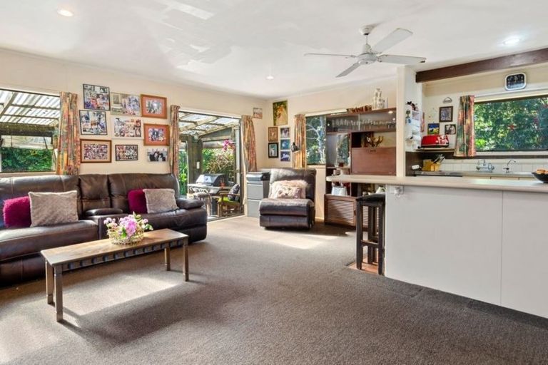 Photo of property in 13a Hammond Avenue, Hatfields Beach, Orewa, 0931