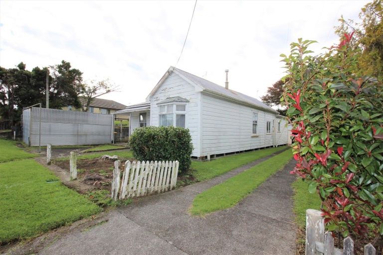 Photo of property in 12 Ngapapa Street, Urenui, 4375