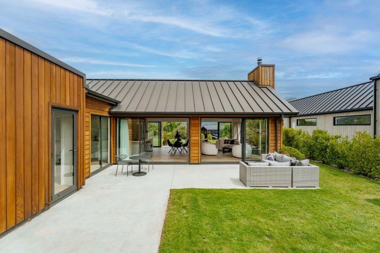 Photo of property in 4 Durness Court, Jacks Point, Queenstown, 9371