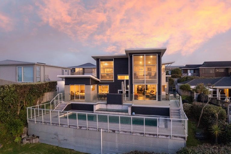 Photo of property in Fitzroy Beach Holiday Park, 1a Beach Street, Fitzroy, New Plymouth, 4312