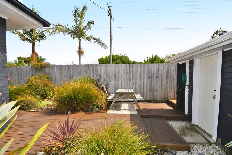 Photo of property in 12 Totara Road, Leigh, 0985