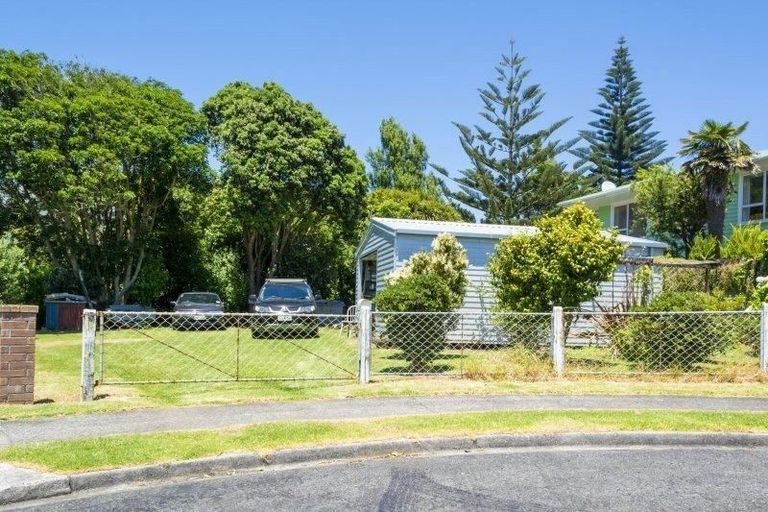 Photo of property in 12 Eton Place, Spotswood, New Plymouth, 4310