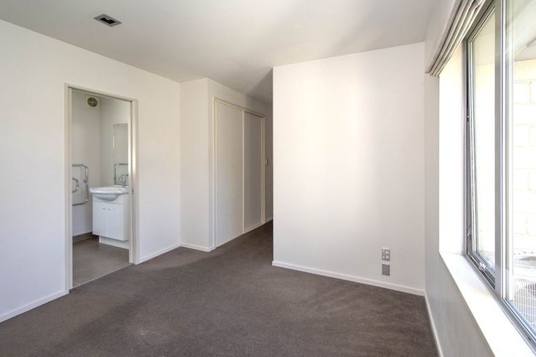 Photo of property in 90b Mandeville Street, Riccarton, Christchurch, 8011