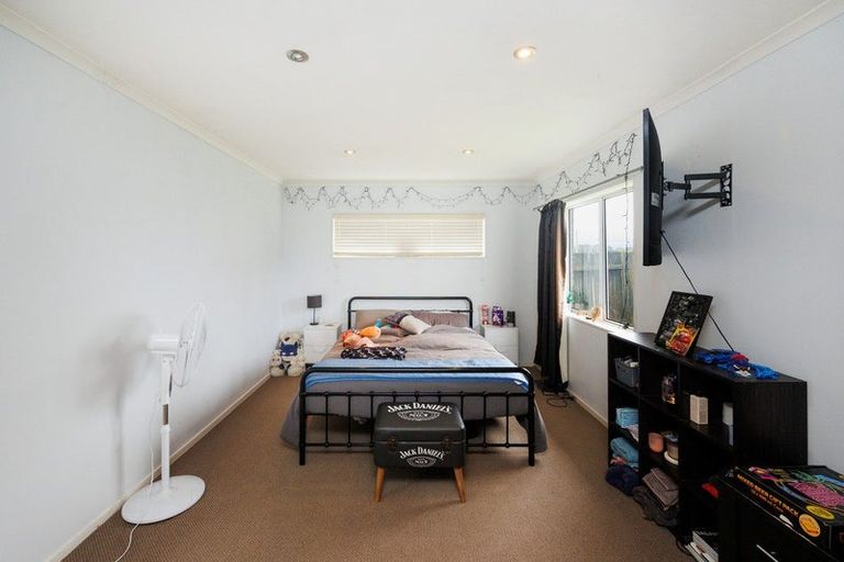 Photo of property in 31 Strachan Way, Highbury, Palmerston North, 4412