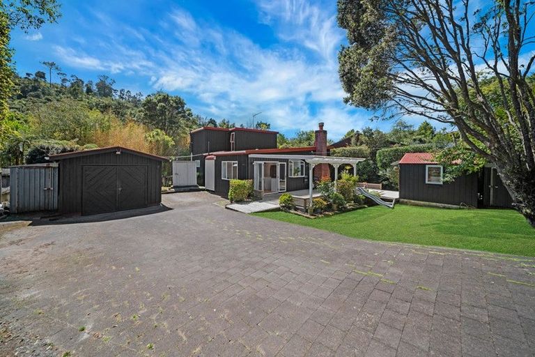 Photo of property in 883 Swanson Road, Swanson, Auckland, 0612