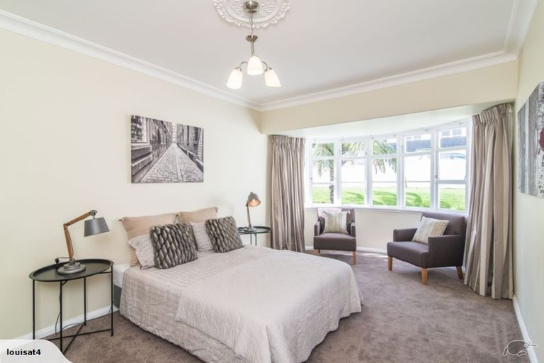 Photo of property in 10 Cavendish Square, Strathmore Park, Wellington, 6022