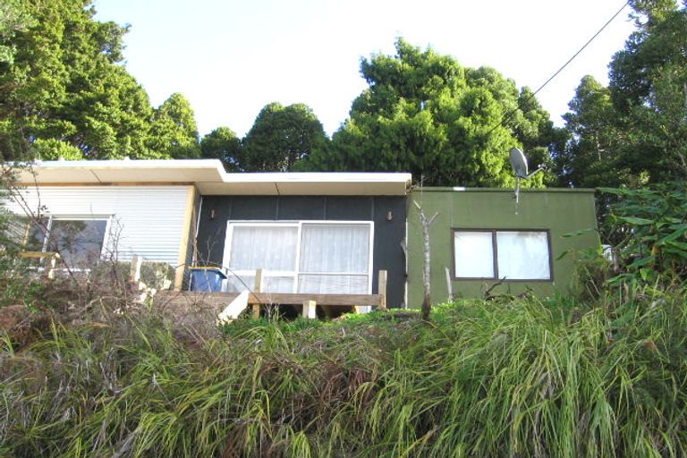 Photo of property in 33 Kauri Point Road, Laingholm, Auckland, 0604