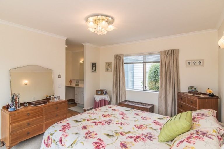 Photo of property in 10 Barrett Drive, Waikanae Beach, Waikanae, 5036