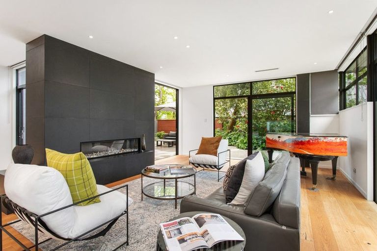 Photo of property in 91 Carlton Mill Road, Merivale, Christchurch, 8014