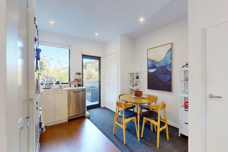 Photo of property in 39 Rua Kai Way, Brooklyn, Wellington, 6021