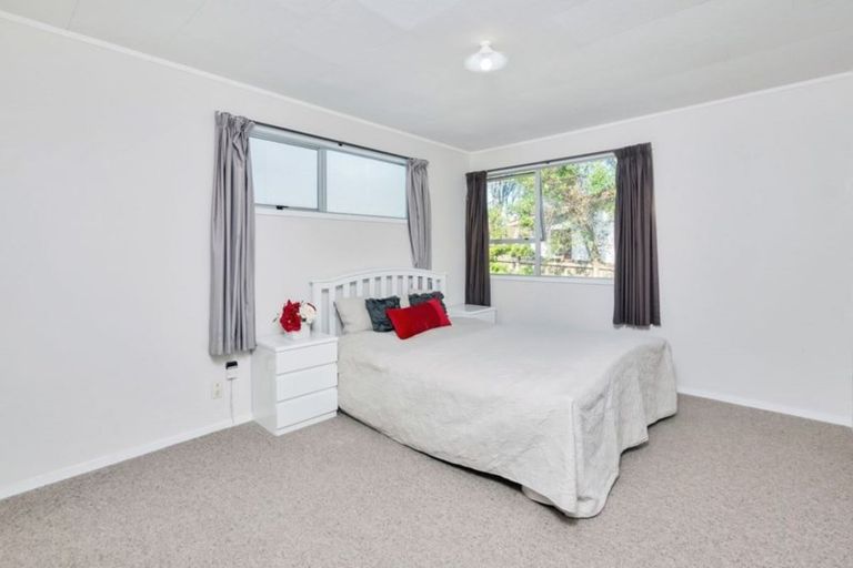 Photo of property in 5 Devonshire Road, Unsworth Heights, Auckland, 0632