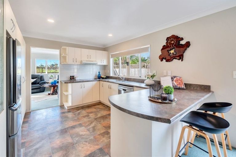 Photo of property in 2 San Marino Drive, Henderson, Auckland, 0612