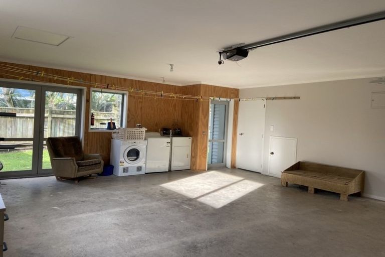 Photo of property in 20 Messenger Terrace, Oakura, 4314