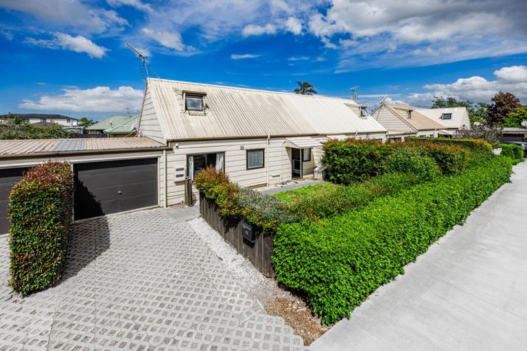 Photo of property in 12/58 Manuroa Road, Takanini, 2112