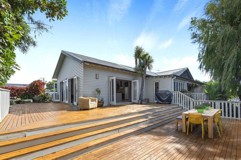 Photo of property in 20 Locarno Street, Opawa, Christchurch, 8023