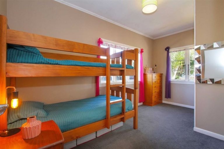 Photo of property in 24 Holland Street, Pukekohe, 2120