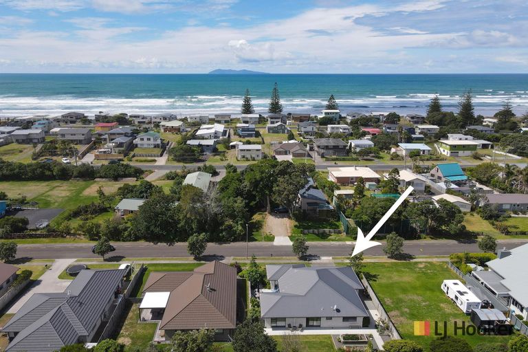 Photo of property in 11 Ian Place, Waihi Beach, 3611