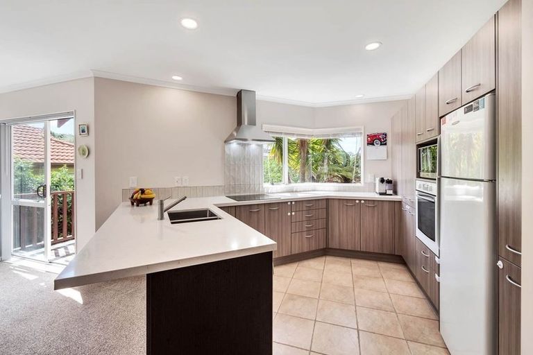 Photo of property in 9 Phoebe Meikle Place, Torbay, Auckland, 0630