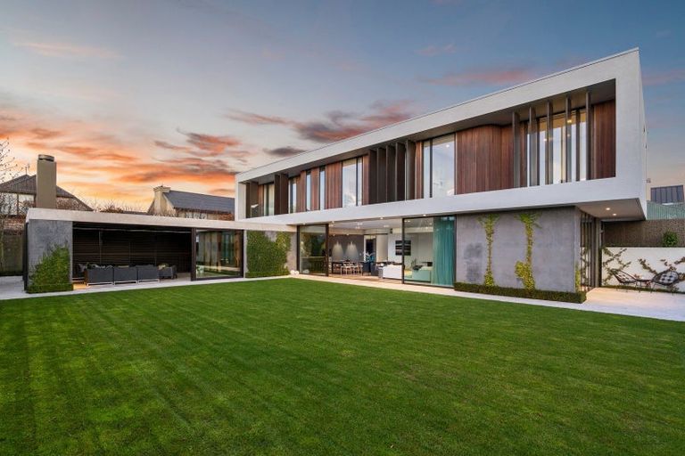 Photo of property in 48 Clissold Street, Merivale, Christchurch, 8014