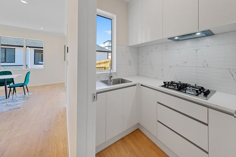 Photo of property in 26 Celestial Crescent, Orewa, 0931