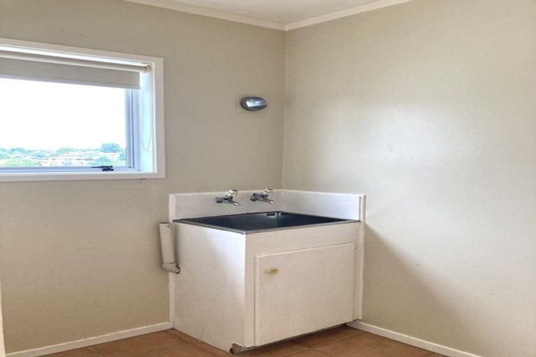 Photo of property in 67 Nui Mana Place, Te Atatu South, Auckland, 0610