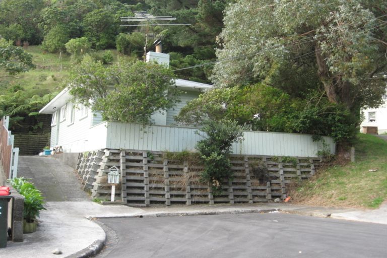 Photo of property in 26 Holmes Grove, Naenae, Lower Hutt, 5011