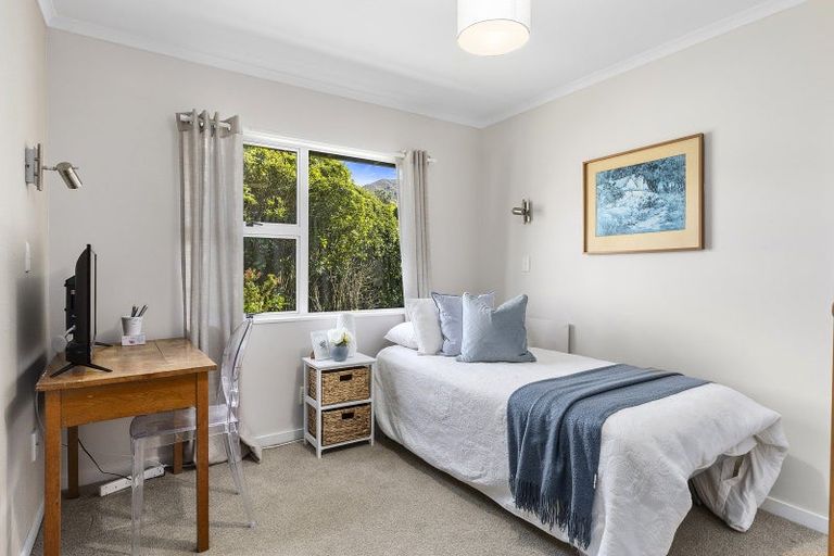 Photo of property in 22 John Witton Drive, Crofton Downs, Wellington, 6035