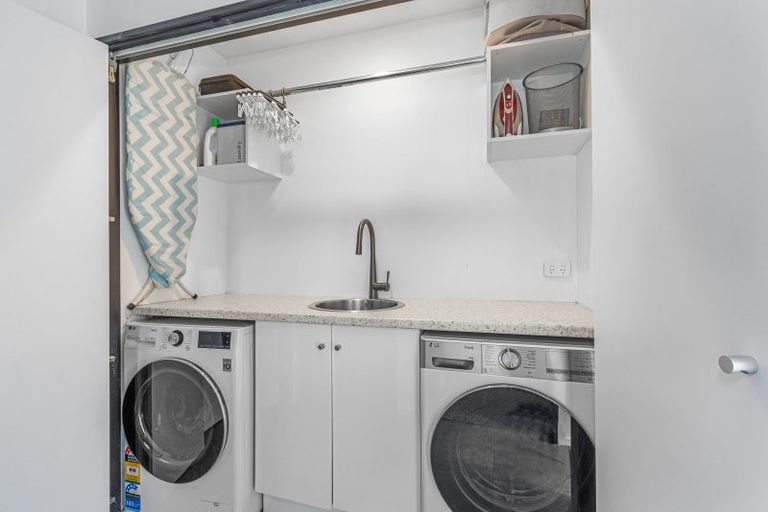 Photo of property in 5a Cherry Place, Casebrook, Christchurch, 8051